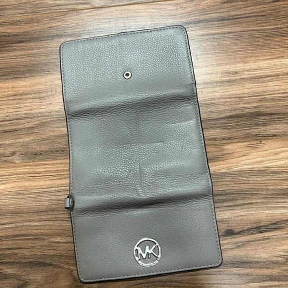 Michael Kors wallet - Picture 4 of 6